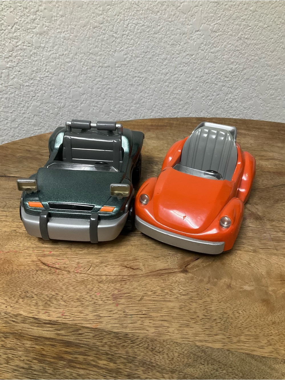 Autopia Cars Disneyland Orange3 and Dark Green 2Kids Toy Car Set - 2 Pack